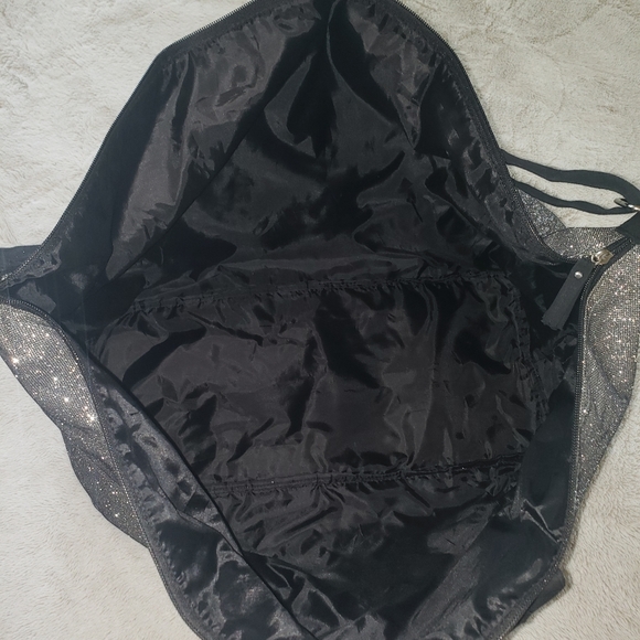 Victoria's Secret duffle bag - Picture 10 of 10